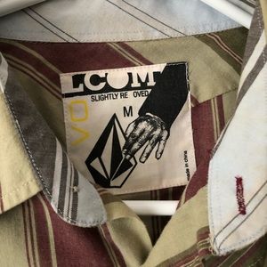 Volcom medium shirt